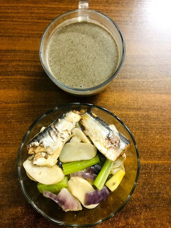 养生米糊+杏鲍菇西芹洋葱沙丁鱼