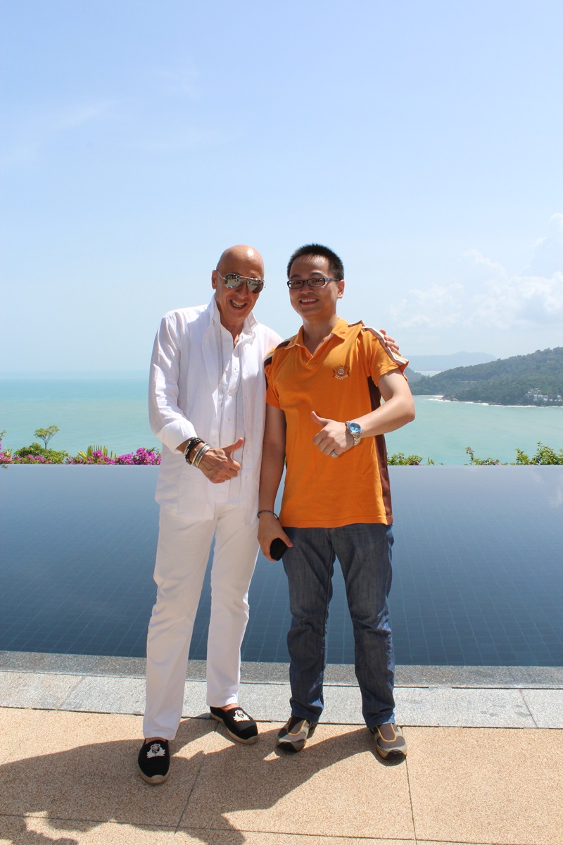 与兰桂坊创始人盛智文合照