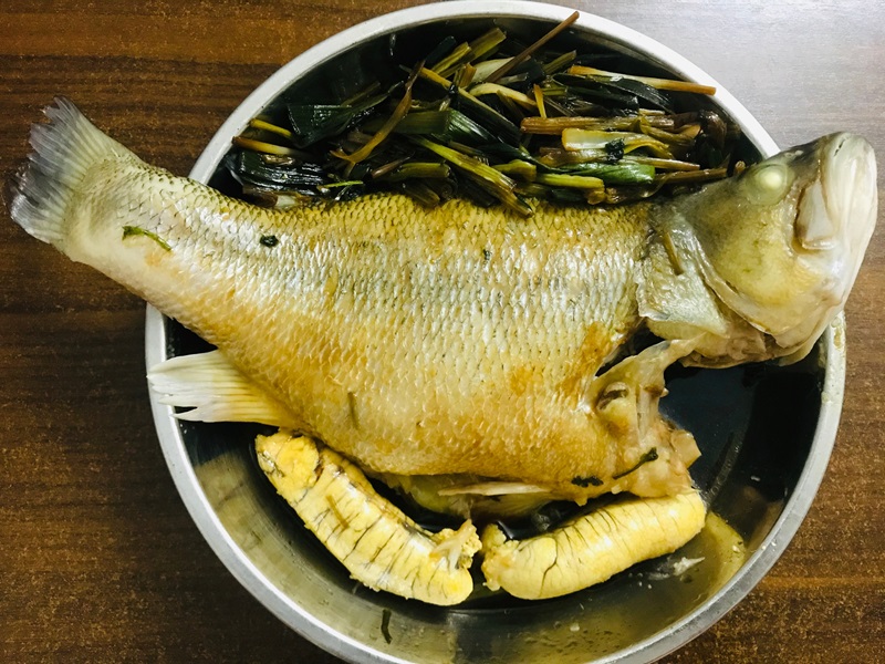 葱香清蒸鲈鱼